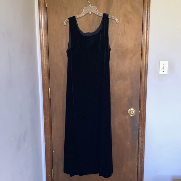 Relisted Coldwater Creek sleeveless long black velvet dress classic - Picture 3 of 13